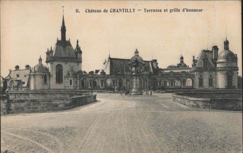 Château de Chantilly - Terrasse et grille d'honneur France