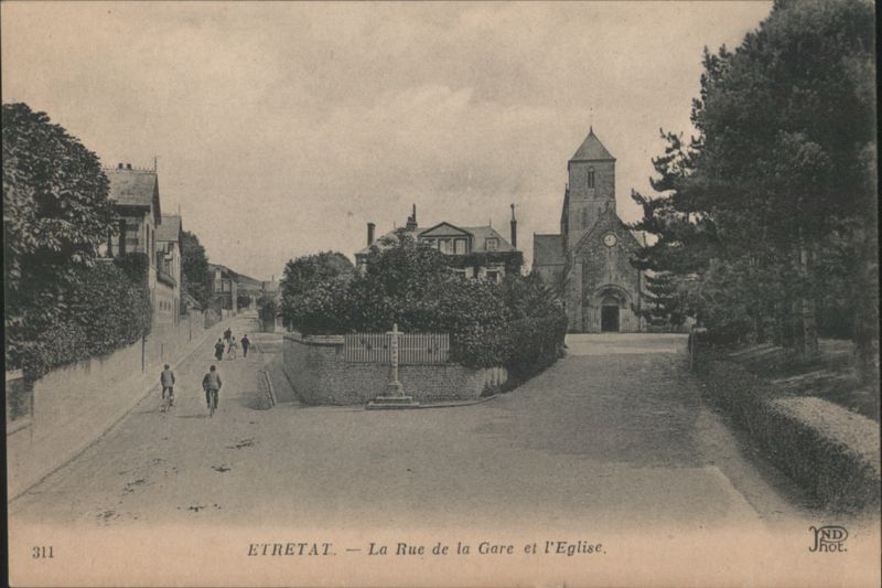 Étretat - Rue de la Gare & Église, Street Scene France