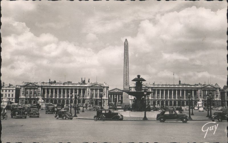 Place de la Concorde, Obelisk, Hôtel Crillon Paris France