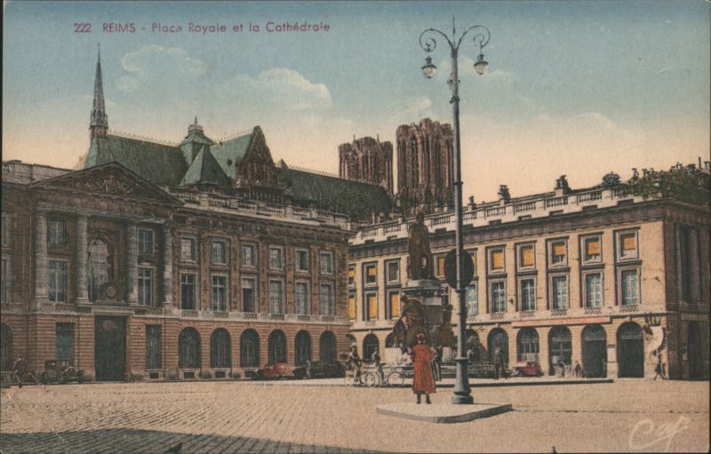 Reims Place Royale et la Cathédrale France