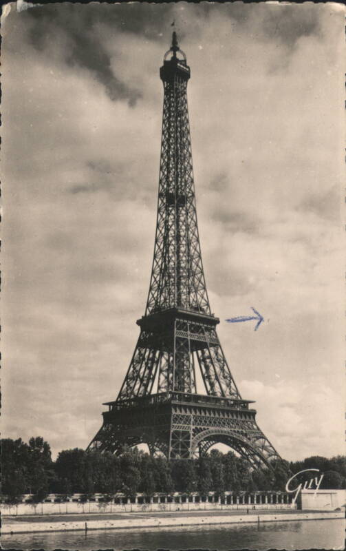 Eiffel Tower, Paris - Avenue de New-York View France