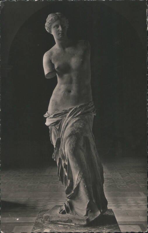 Venus de Milo Statue, Louvre Museum Paris France