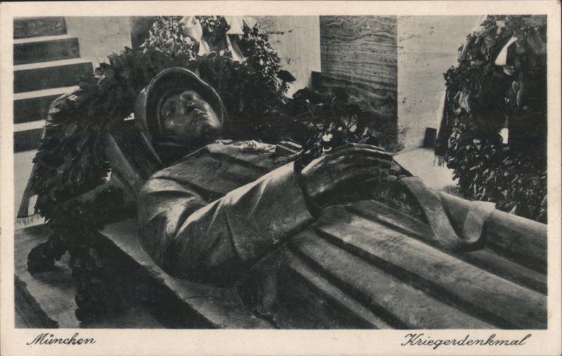 München Kriegerdenkmal Fallen Soldier Statue Munich Germany