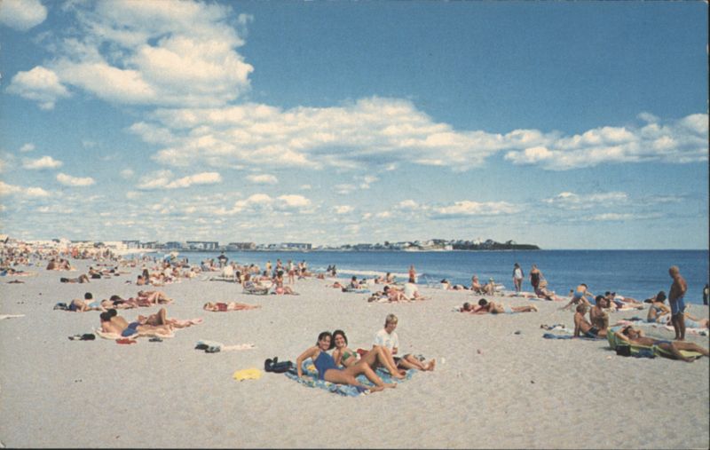 Hampton Beach, New Hampshire - Sunbathers on Golden Sands