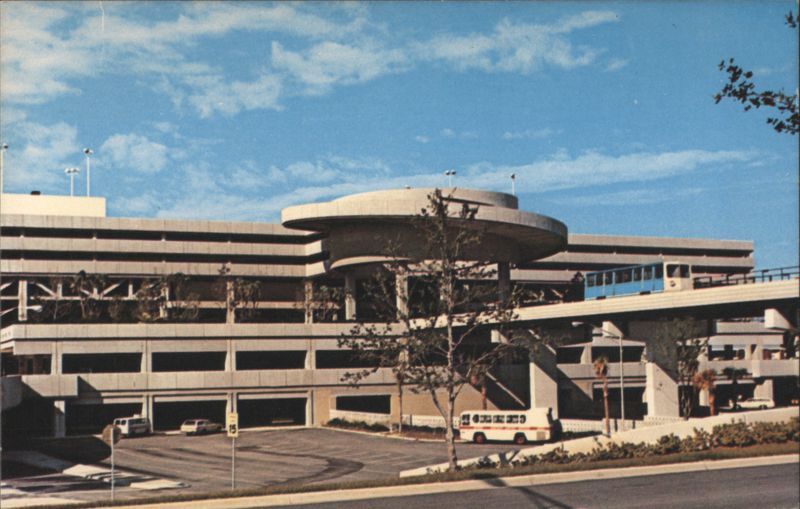 Tampa International Airport Main Terminal & Shuttle Florida