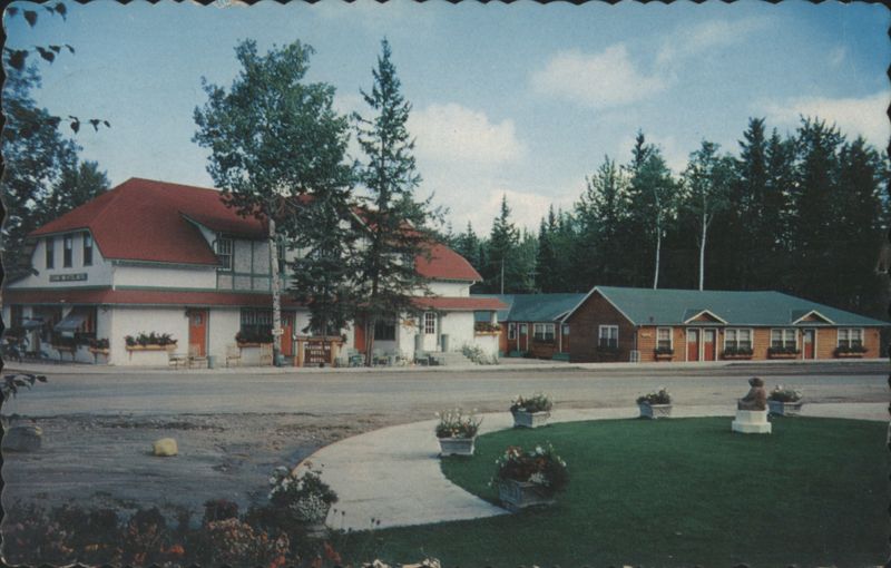 Pleasant Inn Hotel and Motel, Waskesiu Lake Canada