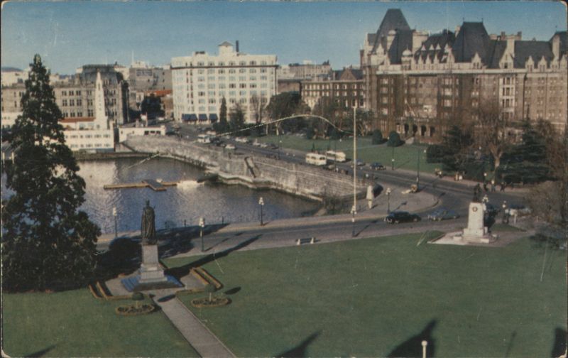 Victoria Inner Harbor, Queen Victoria Statue, Empress Hotel BC Canada