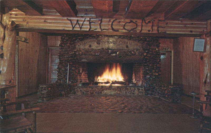 Ruby's Inn Lodge, Bryce Canyon, Utah - Huge Fireplace
