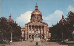 Iowa State Capitol, Gold Domed Building Postcard