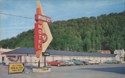 Robert Motel, Ste Anne de Beaupré, Québec Postcard