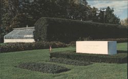 Franklin D. Roosevelt Gravesite, Hyde Park, NY Postcard