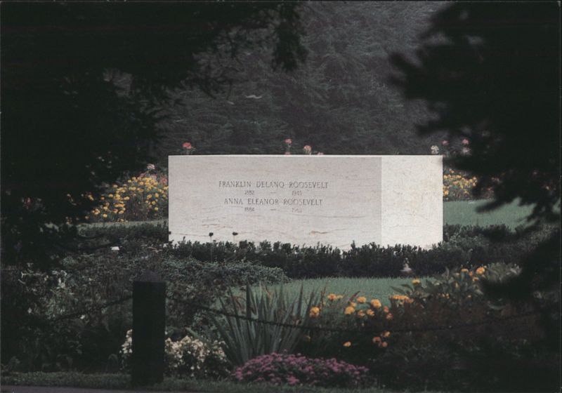 Franklin & Eleanor Roosevelt Graves, Rose Garden, Hyde Park New York