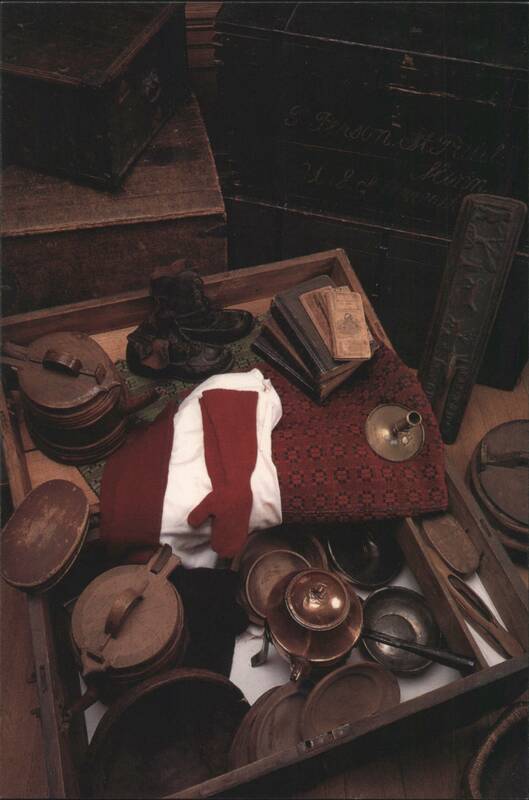 The Emigrant Trunk: Personal Belongings for a New World
