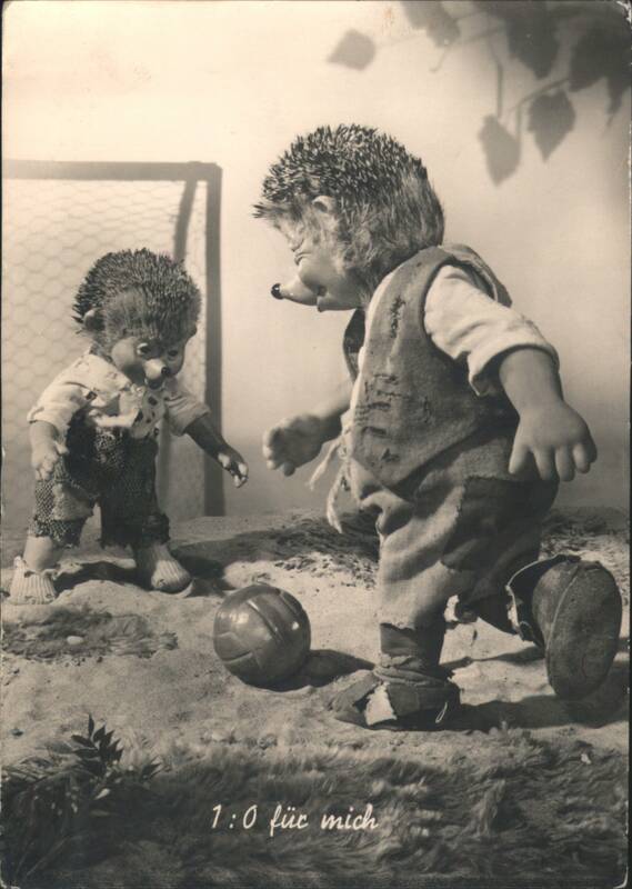 Hedgehog Dolls Playing Soccer, 1:0 für mich Diehl - Film, München