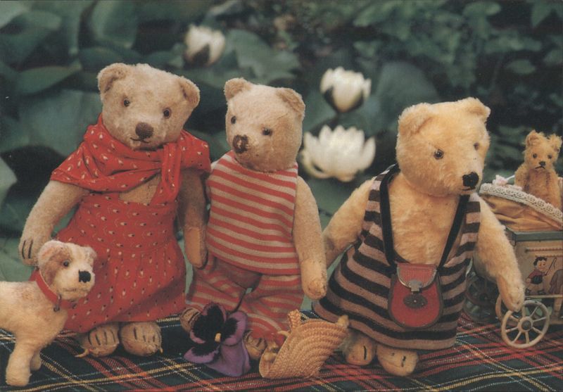 Summer Teddies with Picnic and Water Lilies Mirja De Vries