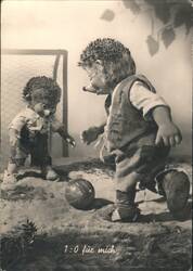 Hedgehog Dolls Playing Soccer, 1:0 für mich Postcard