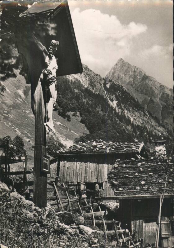 Gerstruben with Höfats Mountain, Crucifix, Alpine Huts