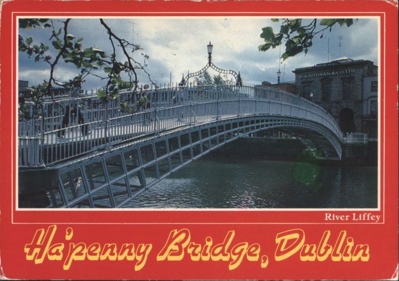 Ha'penny Bridge, River Liffey, Dublin Ireland