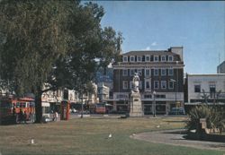Captain Cook's Statue, Victoria Square Postcard