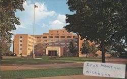 Veteran's Administration Hospital, Iron Mountain, MI Postcard