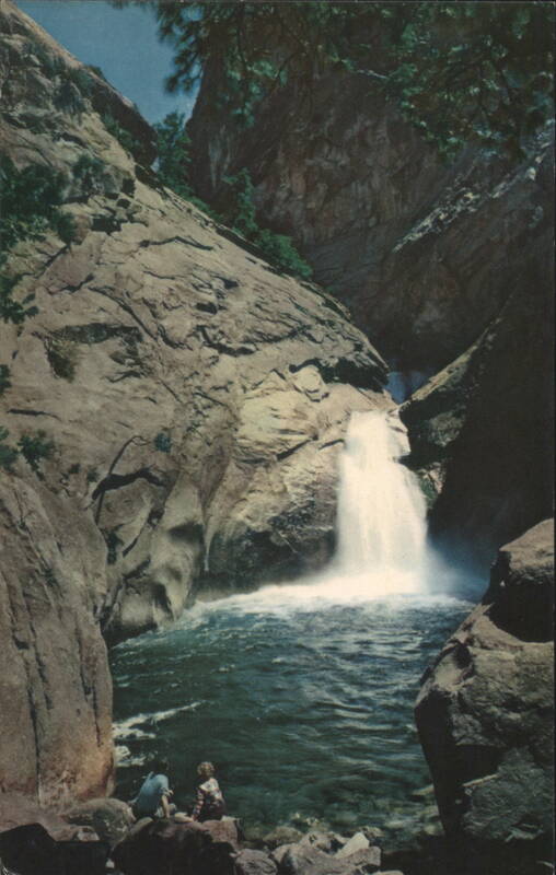 Roaring River Falls in Kings Canyon National Park California