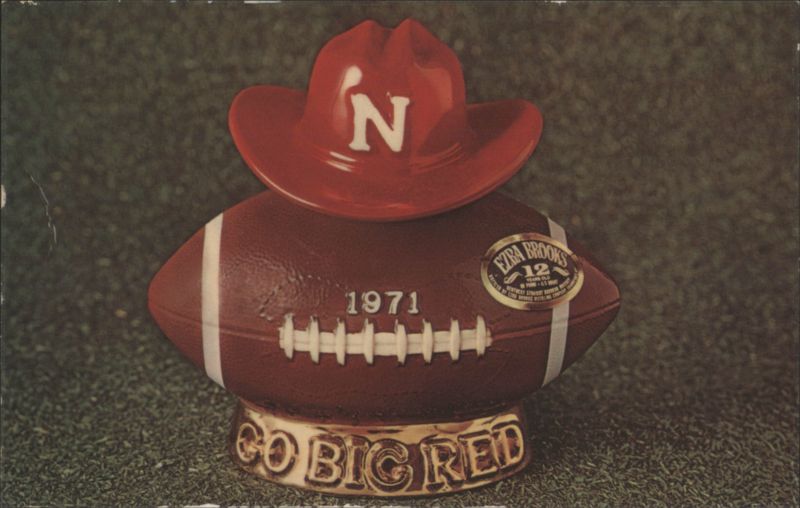 Ezra Brooks 1971 Nebraska Cornhuskers Football Decanter Frankfort Kentucky