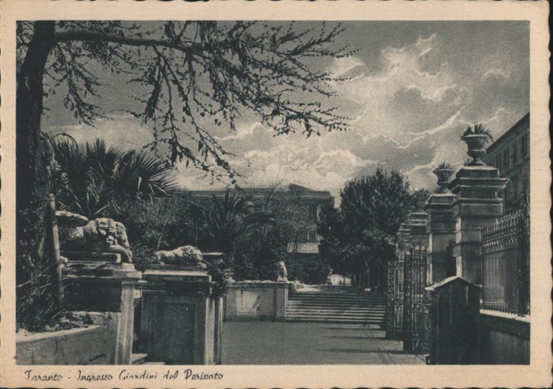 Ingresso Giardini del Peripato Taranto Italy