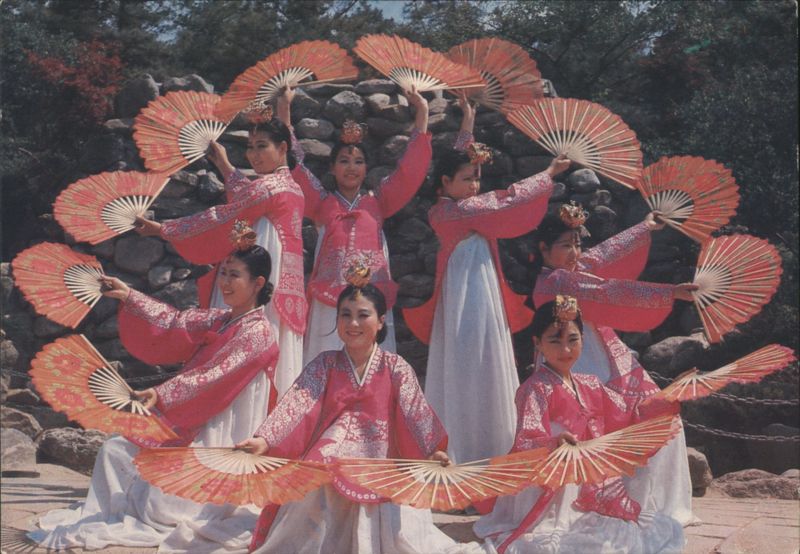 Korean Traditional Fan Dance Buchaechum Performance