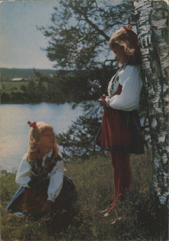 Girls in Malungsdräkt Traditional Swedish Folk Costumes Dalarna Sweden