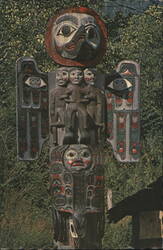 Sun and Raven Totem Pole, Saxman Totem Park Postcard