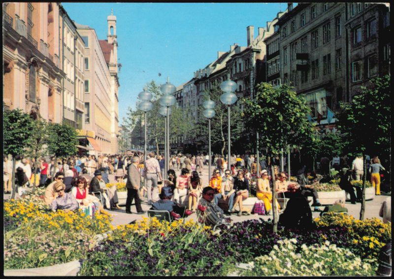 Kaufinger-Neuhauser Shopping Zone, Munich, Germany