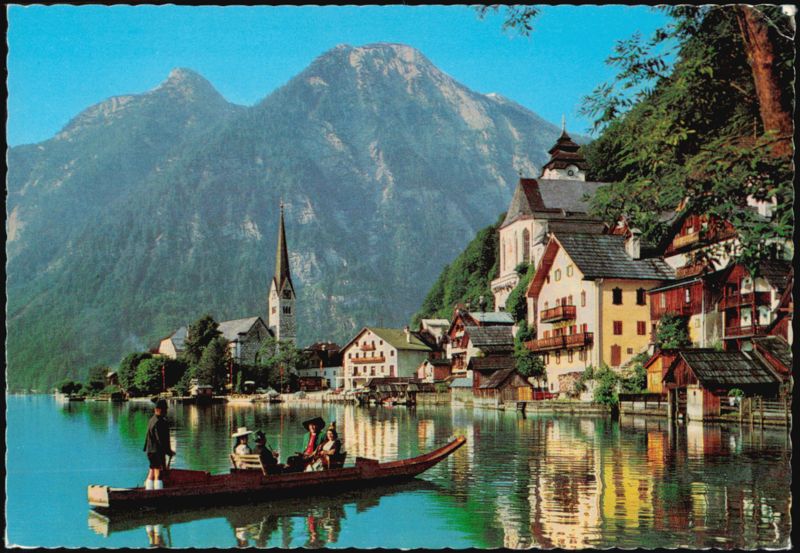 Hallstatt am Hallstättersee, Salzkammergut, Austria
