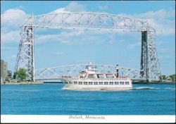 Vista Queen Excursion Boat, Aerial Lift Bridge, Duluth Postcard