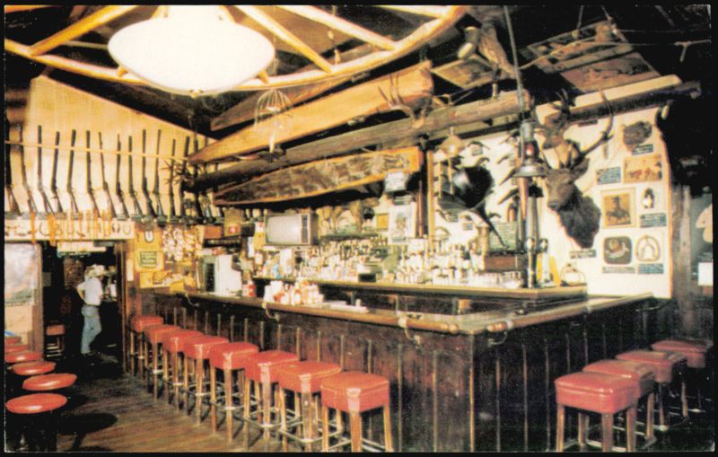 Chiseler's Inn Interior House of a Thousand Curios Marysville California
