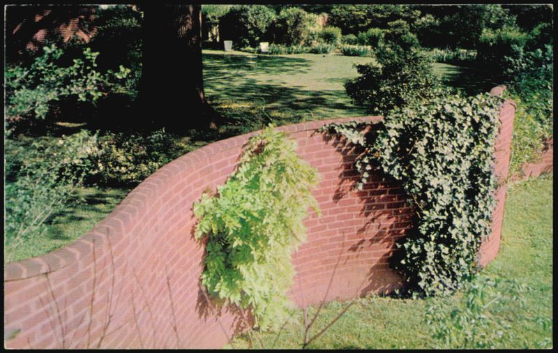Serpentine Wall - University of Virginia Charlottesville