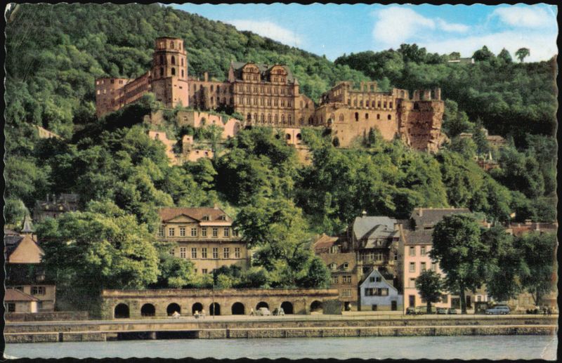 Das Heidelberger Schloss von der Hirschgasse gesehen Germany