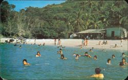 Las Gatas Balnearium and Beach, Zihuatanejo, Mexico Postcard