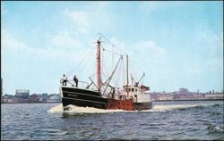 Mariner Scalloper Arriving in New Bedford Postcard