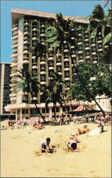 Surfrider Hotel on Waikiki Beach in Hawaii Postcard