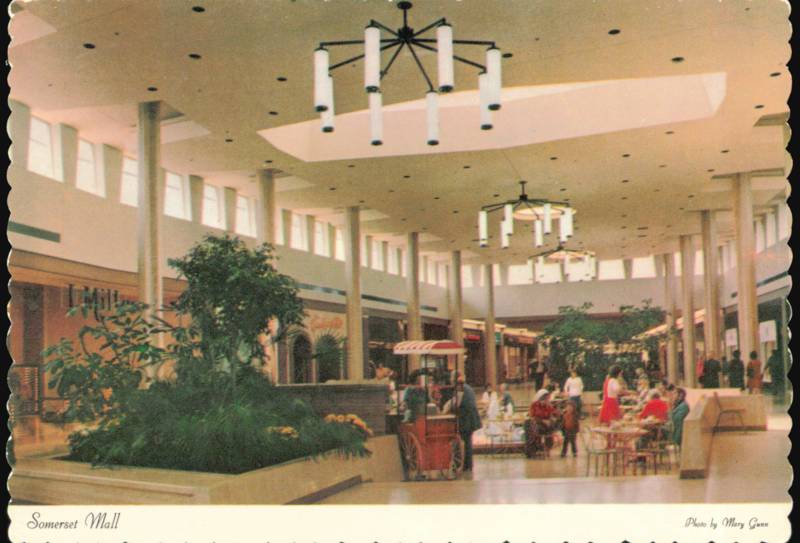 Somerset Mall Interior Shopping Concourse Troy Michigan