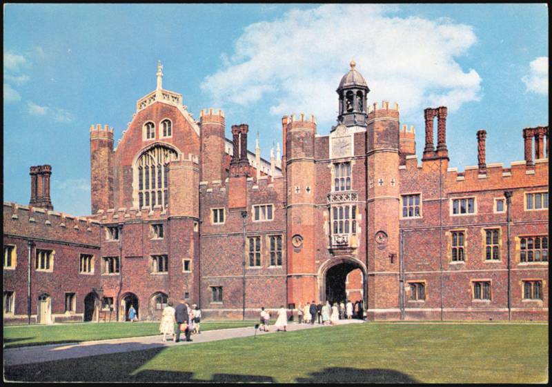 Hampton Court Palace, Anne Boleyn's Gateway & Great Hall United Kingdom