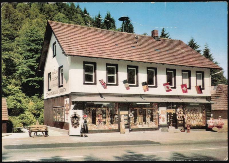 Weisser Uhren Black Forest Cuckoo Clock Shop Triberg Germany