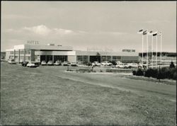 Holiday Inn Walldorf-Heidelberg Exterior and Cars Postcard