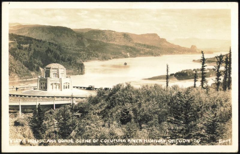 Vista House & Columbia River Highway Gorge Scene Oregon