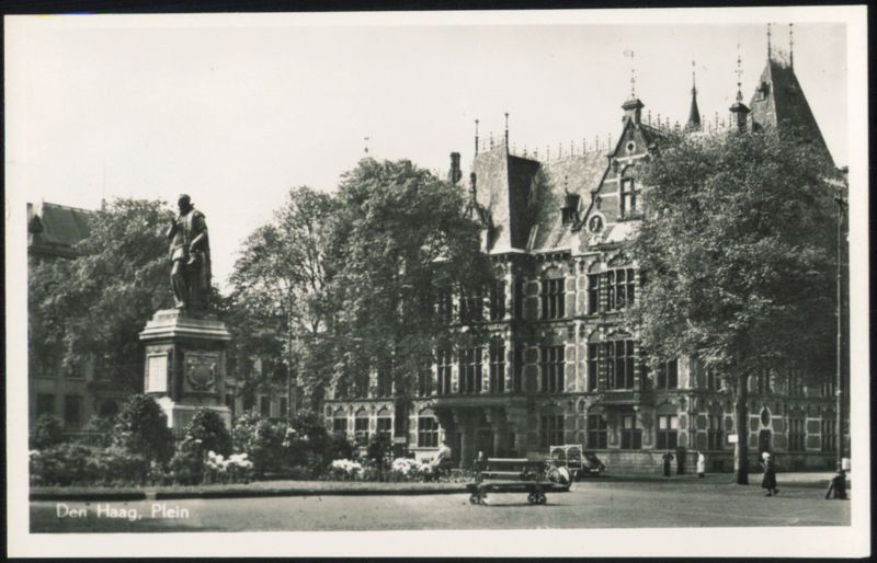 Plein Square with Statue and Building Den Haag Netherlands