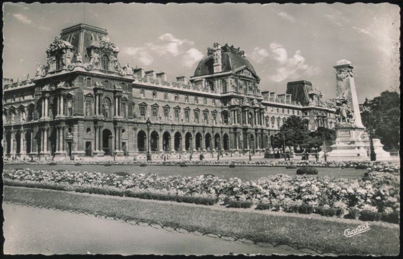 Le Louvre Museum, Garden View Paris France
