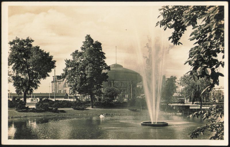 Fountain at Festhalle Pond, Palm Garden Frankfurt Germany