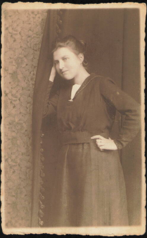 Young Woman Mina Mühlenberg Portrait Großenwörde Germany