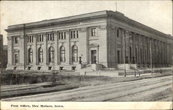 Post Office Des Moines, IA Postcard Postcard