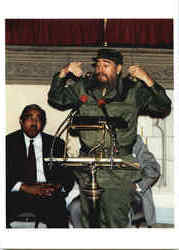 Fidel Castro Returns to Harlem 1995 Postcard